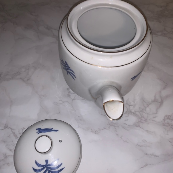 Vintage Made in Taiwan Tea Pot - Picture 9 of 12